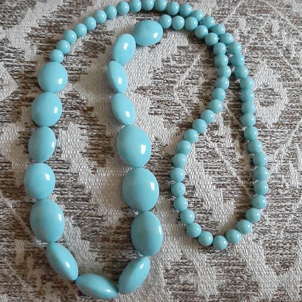 Vintage Cornflower Blue Bead Necklace